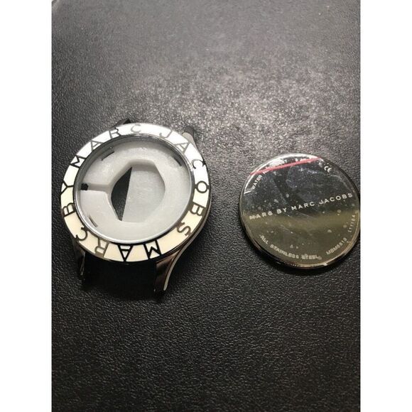 Marc By Marc Jacobs White And Silver Watch Face 40mm - A135 - Picture 3 of 3